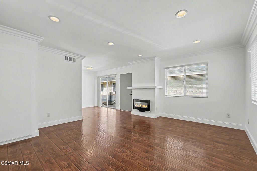 510 Spring Road, Unit 120 Moorpark, CA 93021 - Photo 8 of 34
