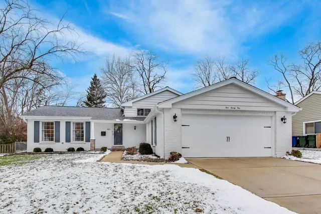 $535,000 | 421 Berry Drive, Naperville, IL 60540