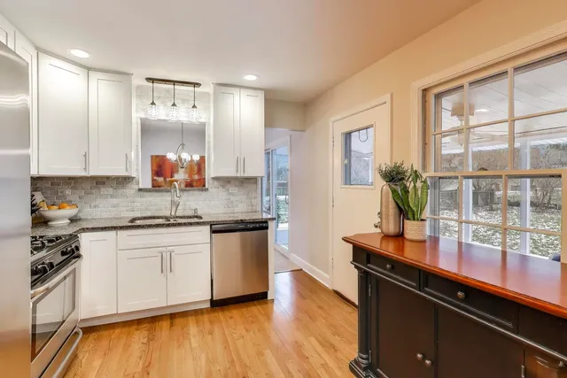 $535,000 | 421 Berry Drive, Naperville, IL 60540