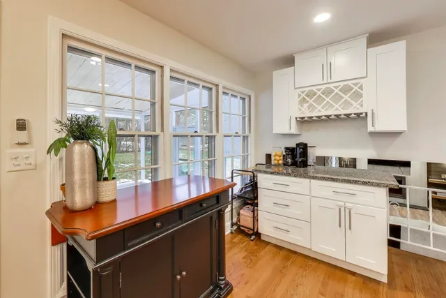 $535,000 | 421 Berry Drive, Naperville, IL 60540