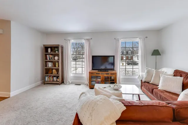 $535,000 | 421 Berry Drive, Naperville, IL 60540