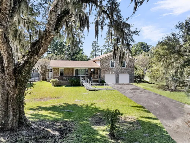 $390,200 | 1019 Live Oak Avenue, Moncks Corner, SC 29461