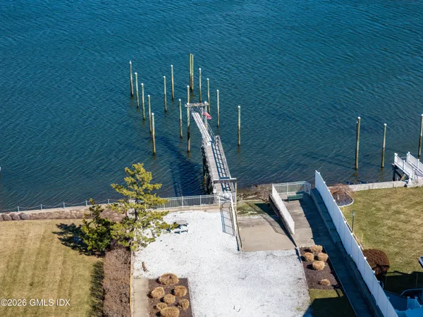 $2,695,000 | 9 Davenport Drive, Stamford, CT 06902