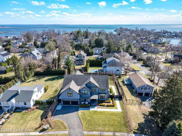 $2,695,000 | 9 Davenport Drive, Stamford, CT 06902