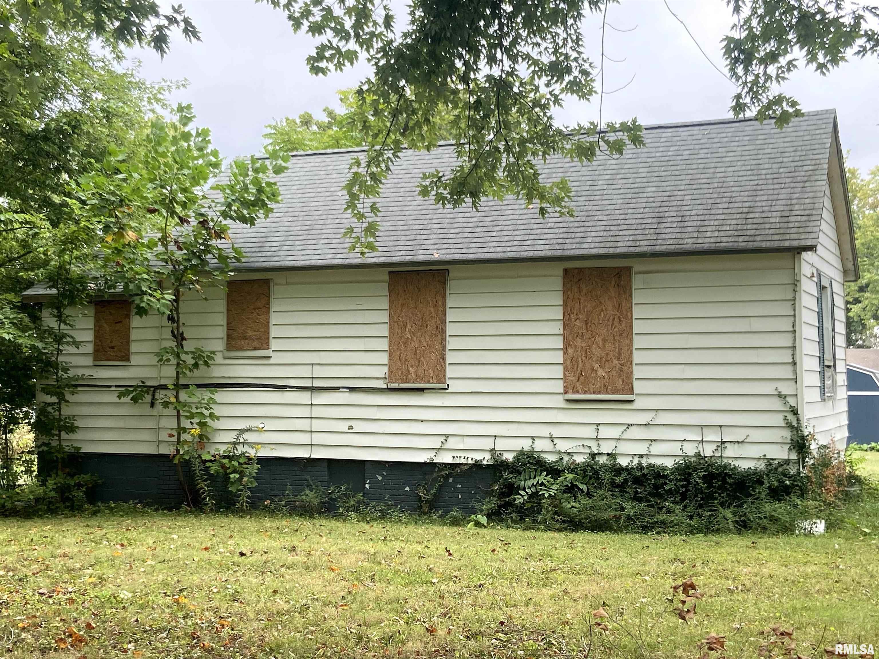 2325 East Spruce Street Springfield, IL 62703 - Photo 2 of 11