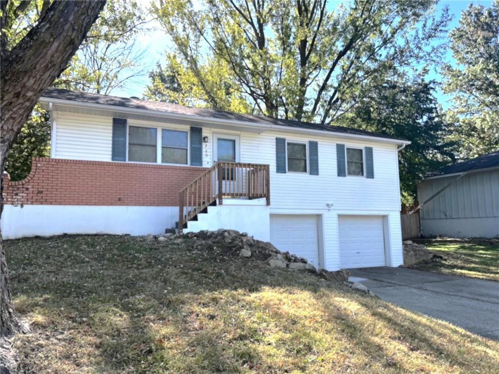 220 Southeast Kingscross Road Blue Springs, MO 64014 - Photo 1 of 1 Gallery Image 1