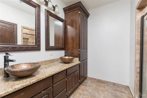 $1,700 | 208 Thornwood Loop, Rio Grande City, TX 78582