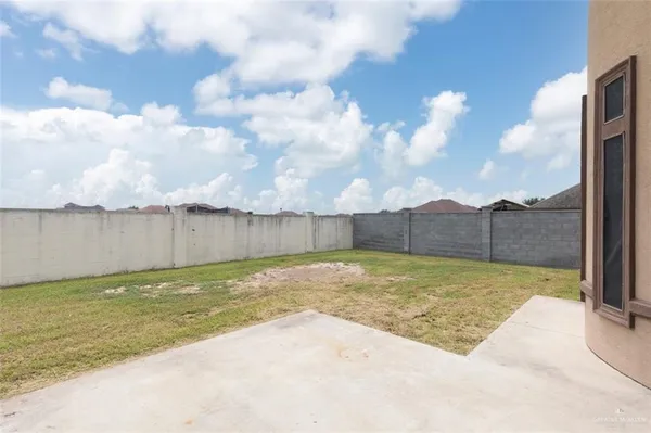 $1,700 | 208 Thornwood Loop, Rio Grande City, TX 78582