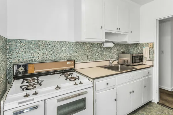 $218,000 | 33-45 90th Street, Unit 3G | Jackson Heights