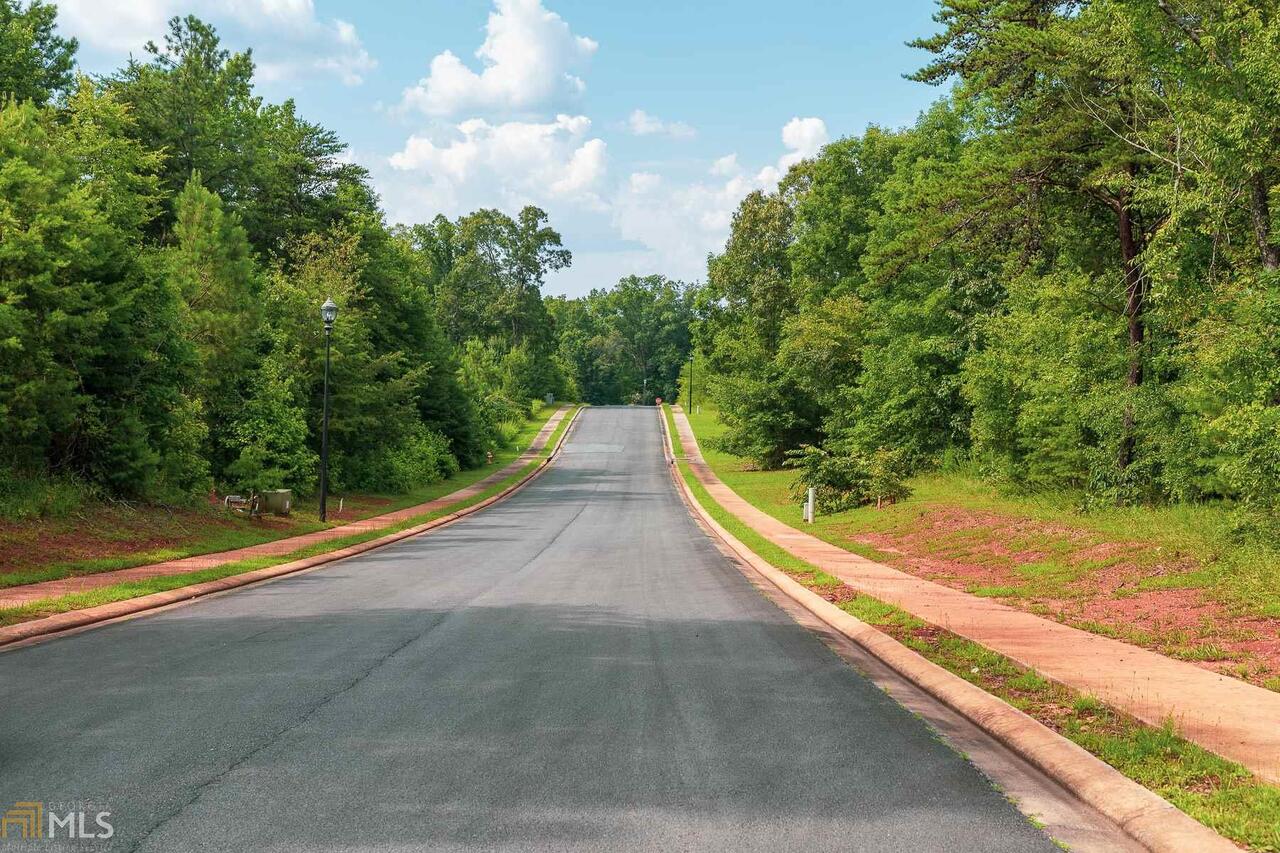 15 Jewell Drive Southeast, Unit 3 Rome, GA 30161 - Photo 20 of 26 a view of a yard with an outdoor space
