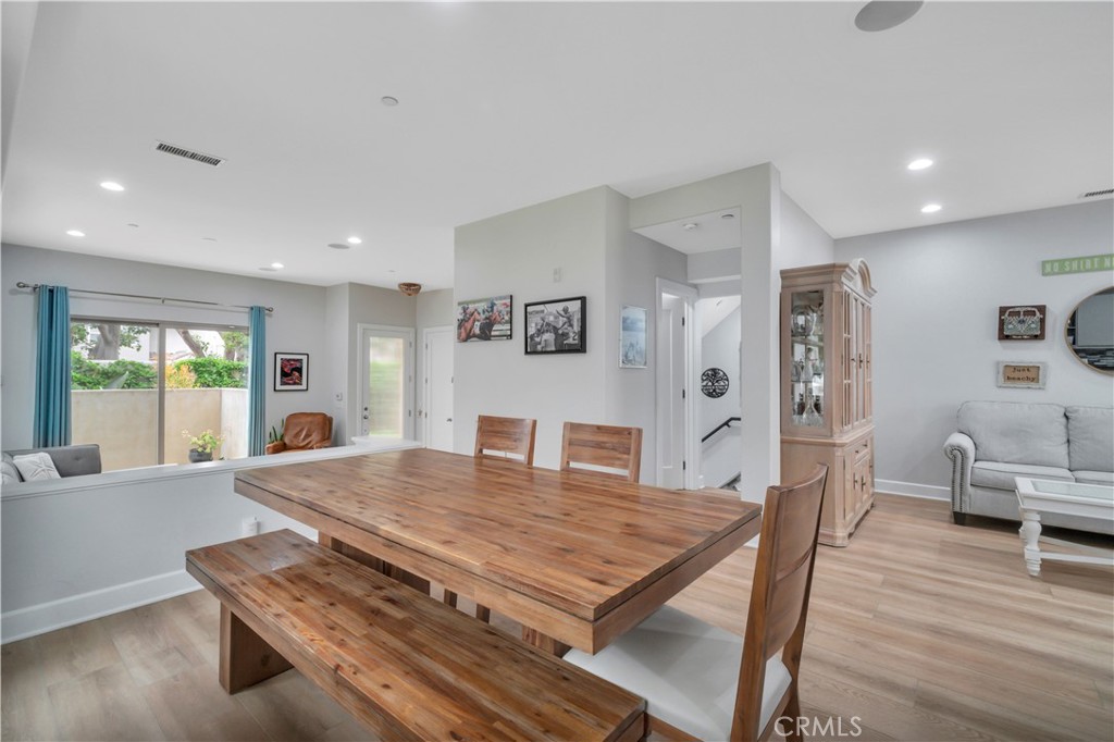 307 Kansas Street, Unit A El Segundo, CA 90245 - Photo 9 of 63