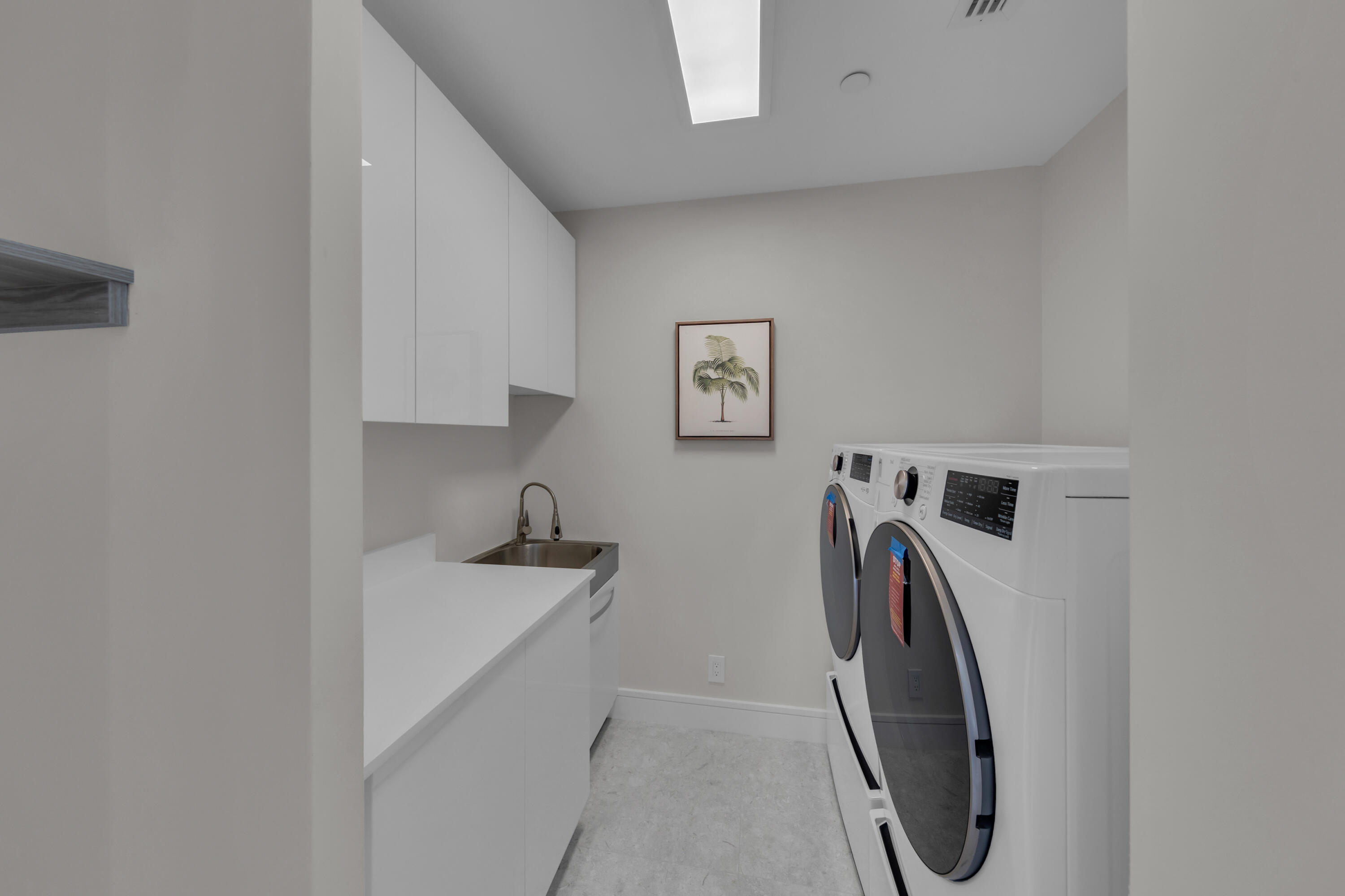 7351 Promenade Drive, Unit 801F Boca Raton, FL 33433 - Photo 15 of 47 Laundry Room