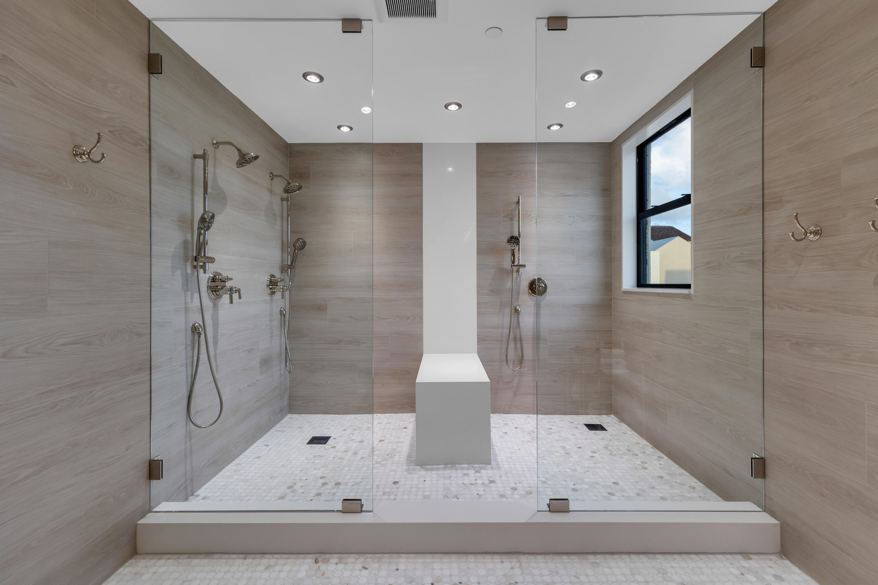 7351 Promenade Drive, Unit 801F Boca Raton, FL 33433 - Photo 27 of 47 Primary Bathoom