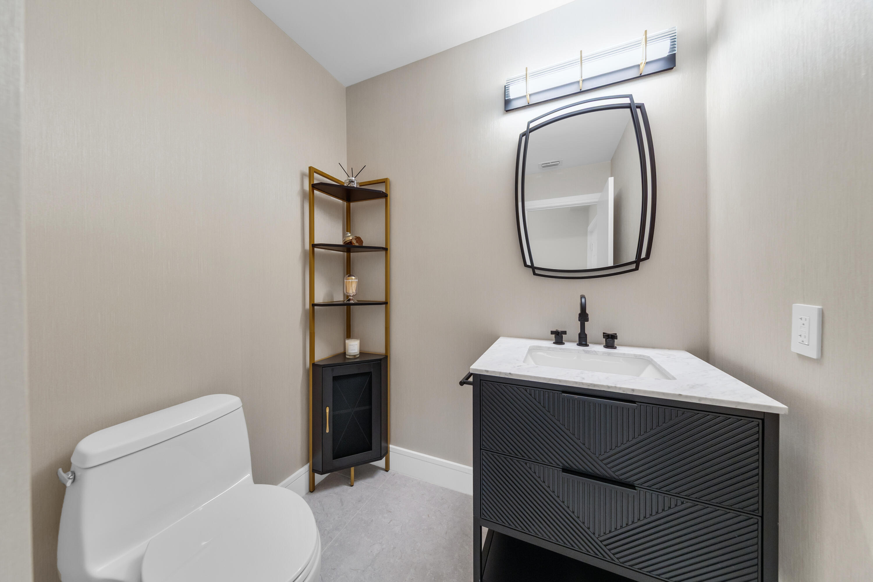 7351 Promenade Drive, Unit 801F Boca Raton, FL 33433 - Photo 37 of 47 Powder Room