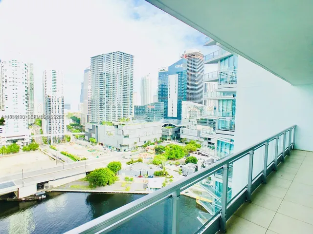 $3,850 | 92 Southwest 3rd Street, Unit 2312, Miami, FL 33130