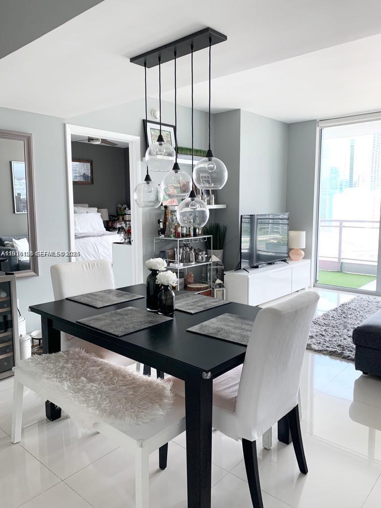 92 Southwest 3rd Street, Unit 2312 Miami, FL 33130 - Photo 4 of 15