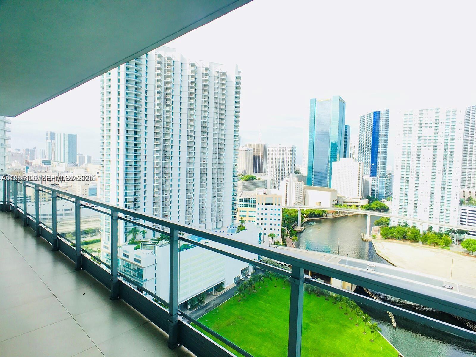 92 Southwest 3rd Street, Unit 2312 Miami, FL 33130 - Photo 9 of 15