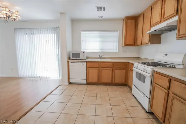 $1,650 | 7204 Platinum Peak Avenue, Las Vegas, NV 89129
