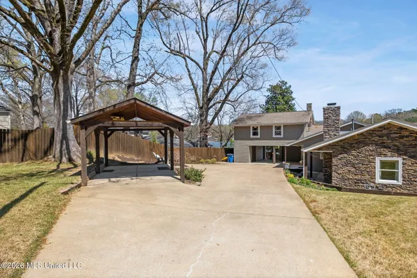 $414,900 | 7300 West Shahkoka Drive, Olive Branch, MS 38654