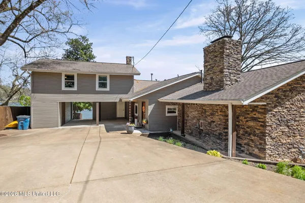 $414,900 | 7300 West Shahkoka Drive, Olive Branch, MS 38654