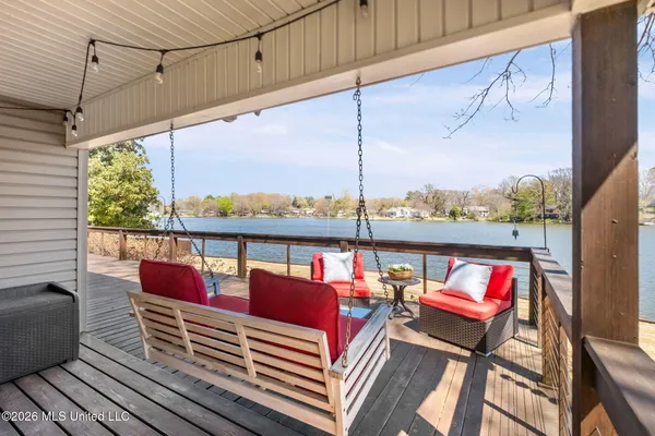 $414,900 | 7300 West Shahkoka Drive, Olive Branch, MS 38654