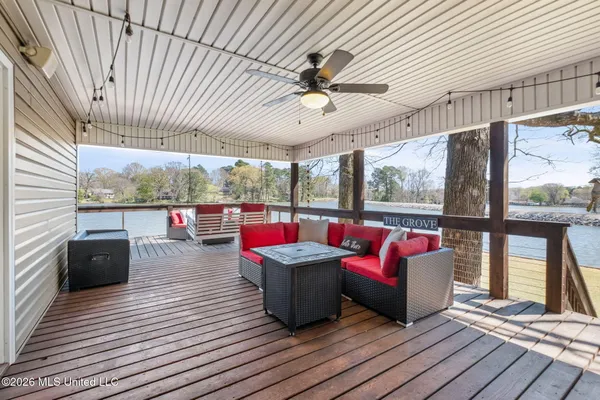 $414,900 | 7300 West Shahkoka Drive, Olive Branch, MS 38654