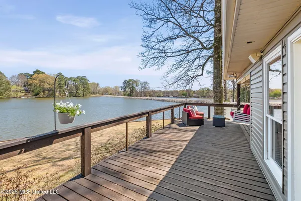 $414,900 | 7300 West Shahkoka Drive, Olive Branch, MS 38654