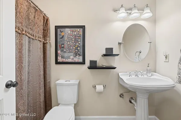 $414,900 | 7300 West Shahkoka Drive, Olive Branch, MS 38654