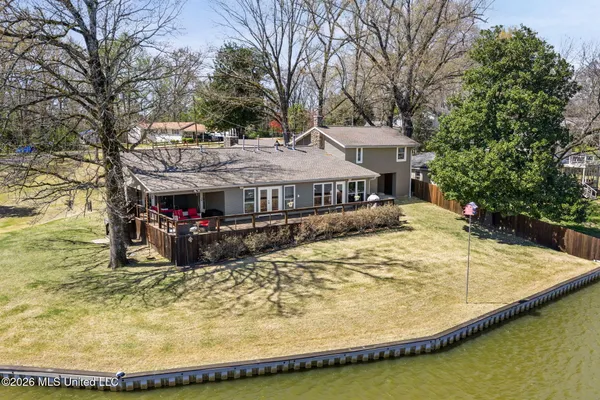 $414,900 | 7300 West Shahkoka Drive, Olive Branch, MS 38654