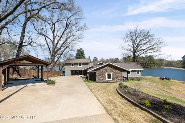 $414,900 | 7300 West Shahkoka Drive, Olive Branch, MS 38654