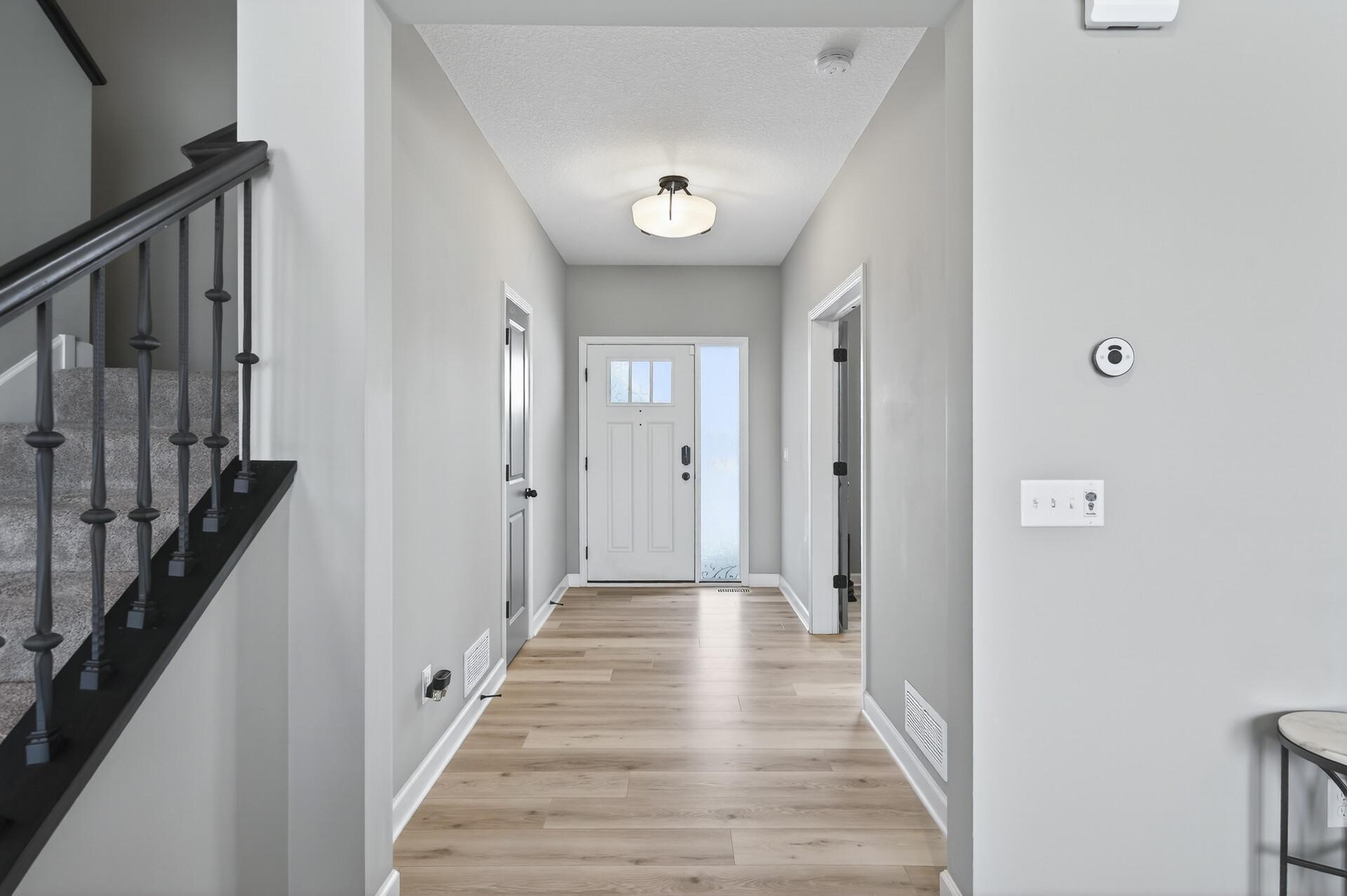 1999 Red Oak Path Shakopee, MN 55379 - Photo 2 of 63