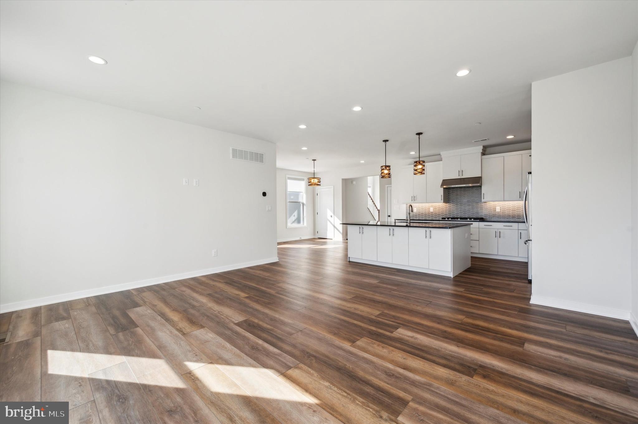 728 Switchman Road Media, PA 19063 - Photo 10 of 25 LIVING