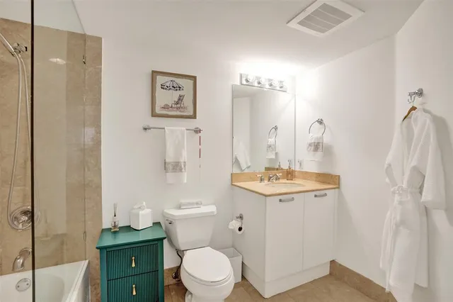 $6,000 | 2001 North Ocean Boulevard, Unit 1005, Fort Lauderdale, FL 33305