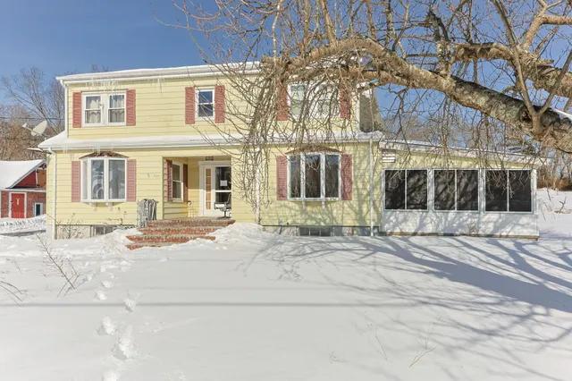$540,000 | 320-322 Old Bedford Road, Westport, MA 02790