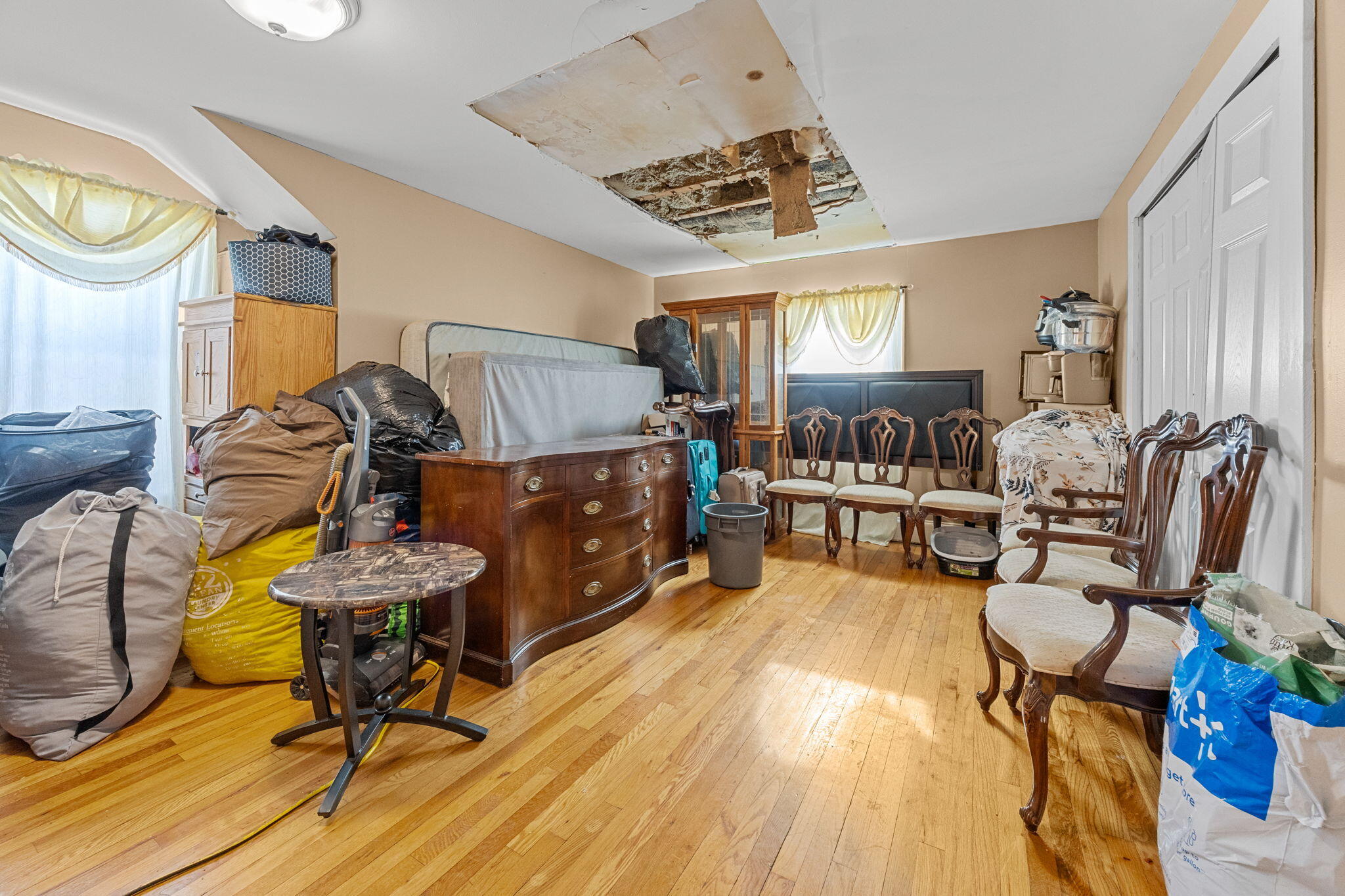 320-322 Old Bedford Road Westport, MA 02790 - Photo 11 of 33 a living room with furniture and a wooden floor