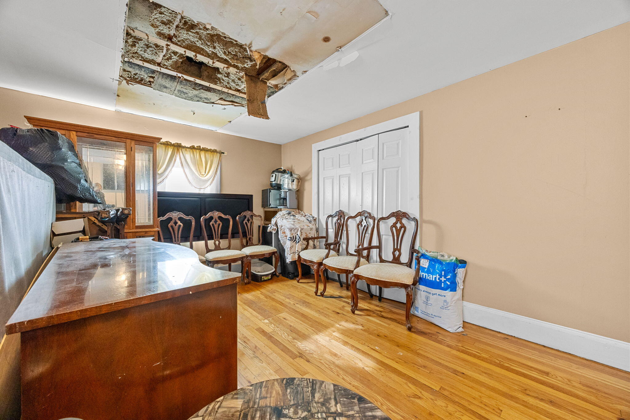 320-322 Old Bedford Road Westport, MA 02790 - Photo 12 of 33 a room with furniture and a wooden floor