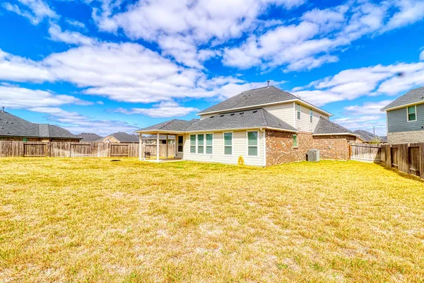 $2,950 | 8106 Royal Palm Drive, Fulshear, TX 77441