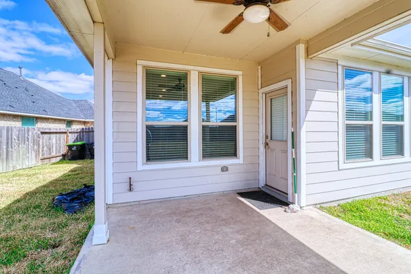 $2,950 | 8106 Royal Palm Drive, Fulshear, TX 77441