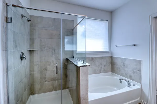 $2,950 | 8106 Royal Palm Drive, Fulshear, TX 77441