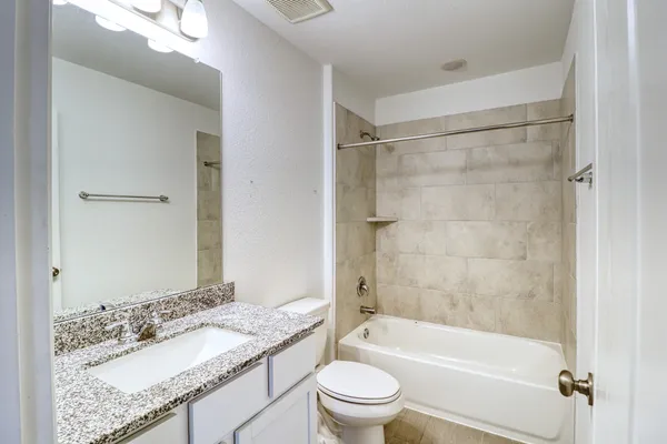 $2,950 | 8106 Royal Palm Drive, Fulshear, TX 77441