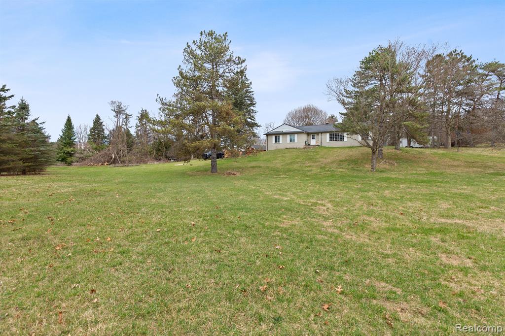 2975 Hadden Road Rochester, MI 48306 - Photo 47 of 52