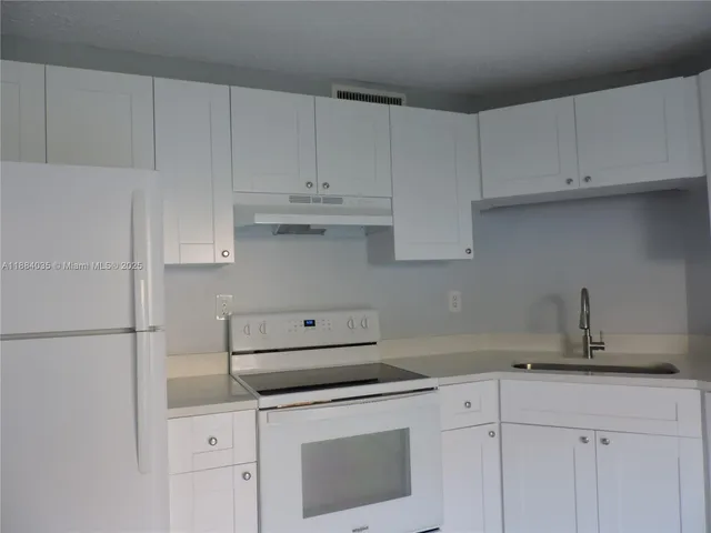 $300,000 | 13045 Southwest 68th Street, Unit 104, Miami, FL 33183