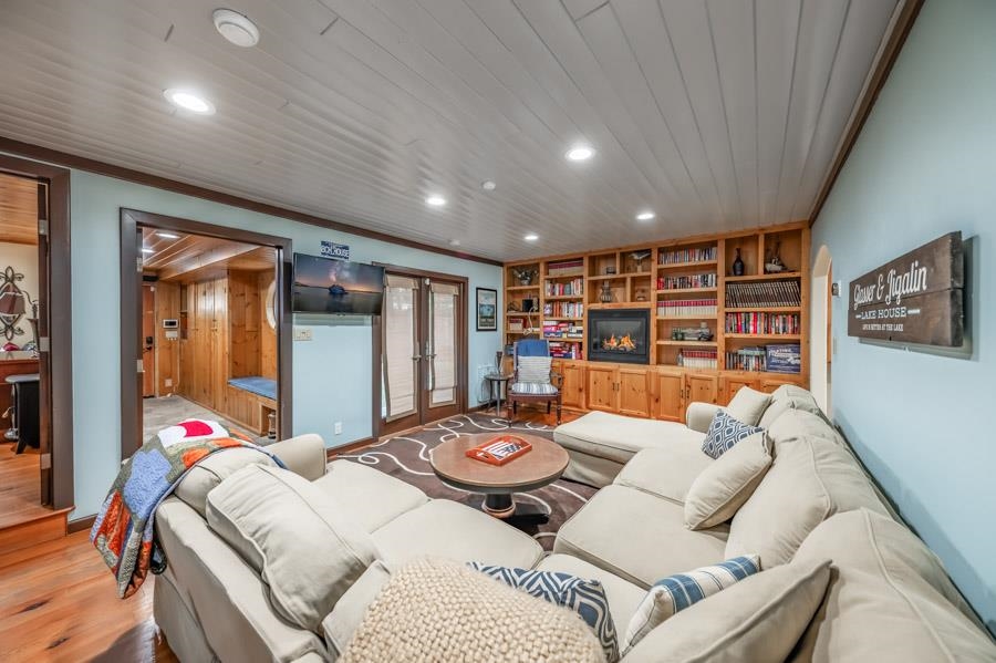 8542 Dolly Varden Avenue Kings Beach, CA 96143 - Photo 7 of 28