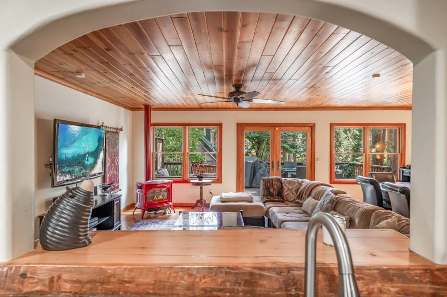 8542 Dolly Varden Avenue Kings Beach, CA 96143 - Photo 10 of 28