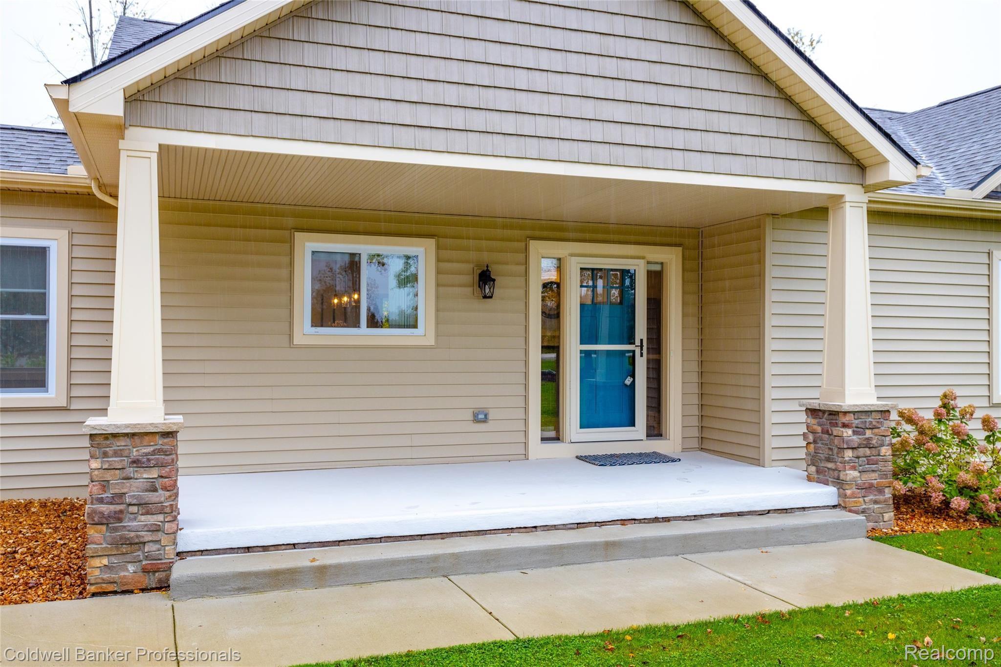 2530 Tooley Road Howell, MI 48855 - Photo 4 of 53 2530 Tooley L013.jpg