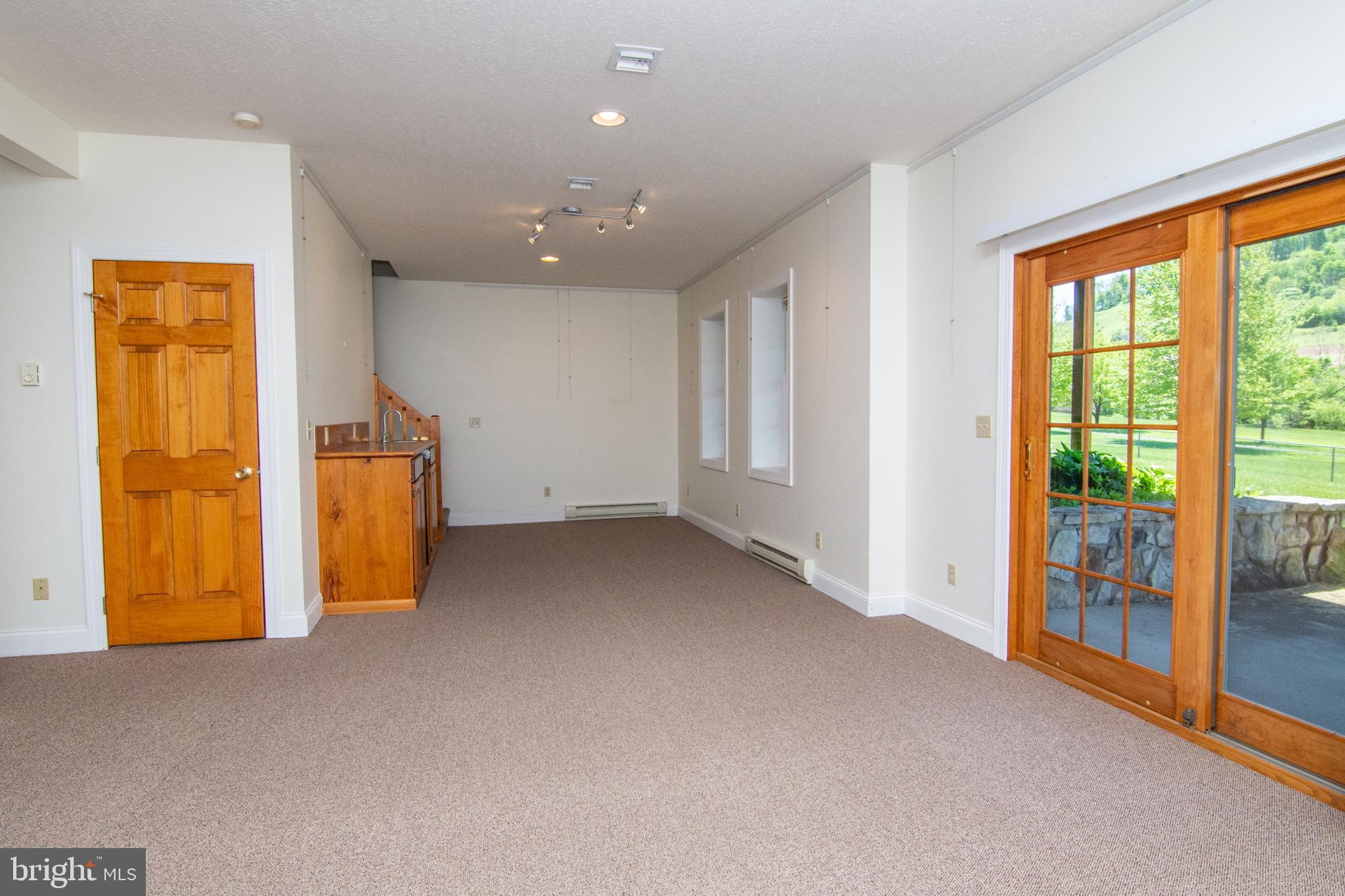 6154 Sang Run Road McHenry, MD 21541 - Photo 25 of 37 LOWER LEVEL GAME ROOM/BAR AREA