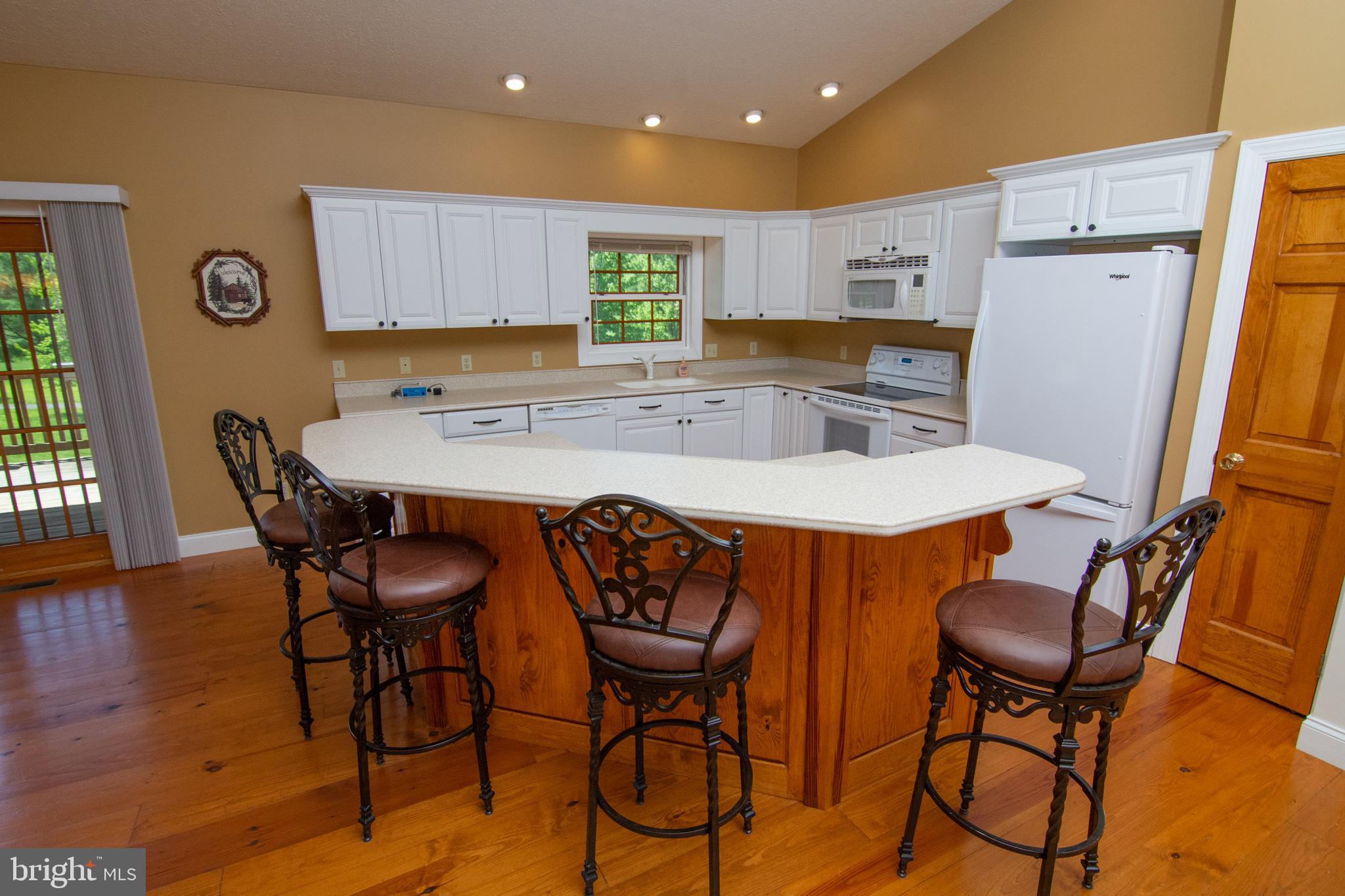 6154 Sang Run Road McHenry, MD 21541 - Photo 7 of 37 BREAKFAST BAR