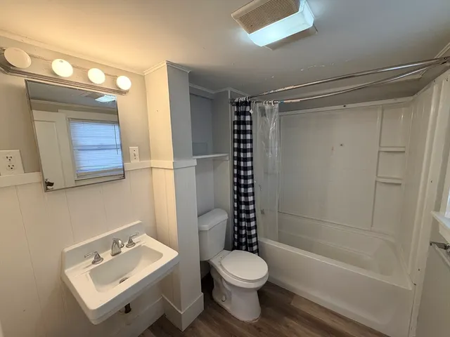 $2,000 | 146 Village Street, Unit 3, Medway, MA 02053