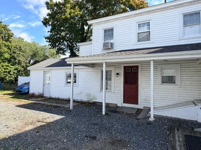 $2,000 | 146 Village Street, Unit 3, Medway, MA 02053