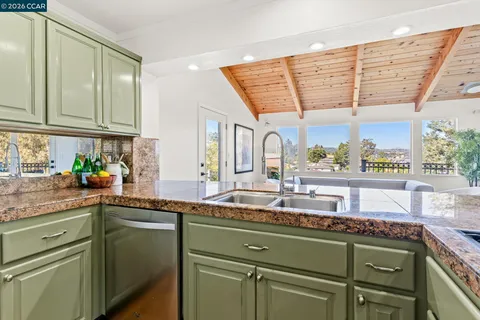 $1,398,000 | 18832 Cindy Way, Castro Valley, CA 94546